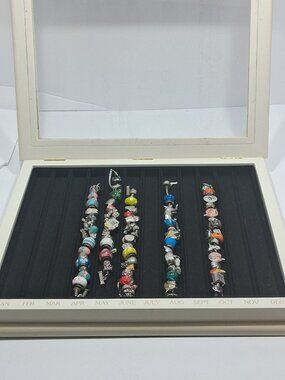 WILLABEE and WARD 12 Month Charm Bracelet Display Box Case + 5 BRACELTS